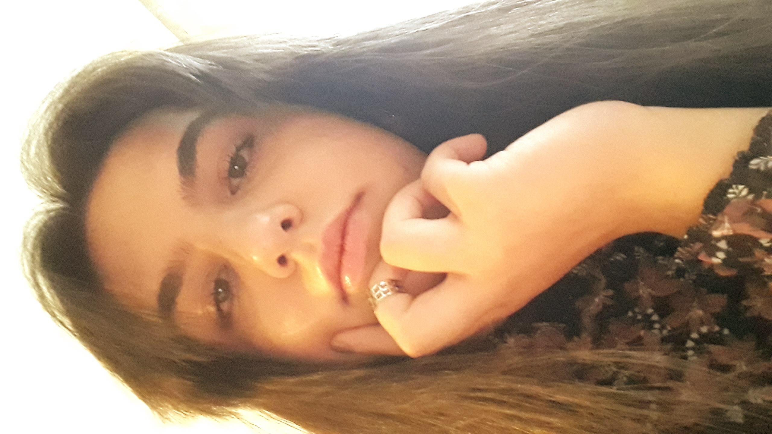 ikra Tüzün profil fotoğrafı
